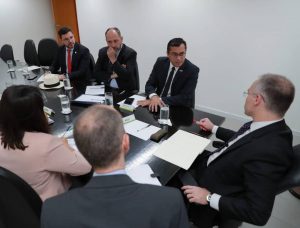 Imagem da notícia - O governador Wilson Lima se reúne com o Advogado geral da União na busca de melhores garantias às empresas instaladas no Polo Industrial de Manaus.