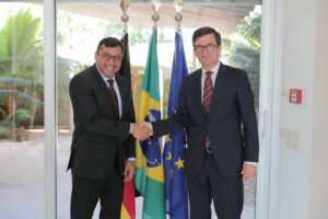 Governador Wilson Lima em reunião com o embaixador da Alemanha no Brasil
