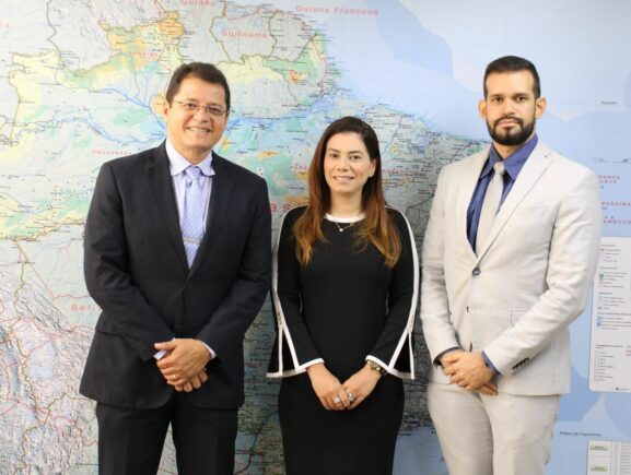 Inês Carolina Simonetti se reúne com o secretário da Sedurb e o presidente da Amazonastur