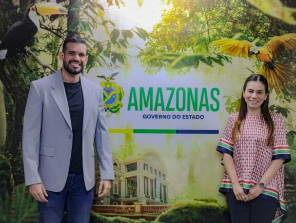 Inês Carolina Simonetti se reuniu com o presidente da Amazonastur